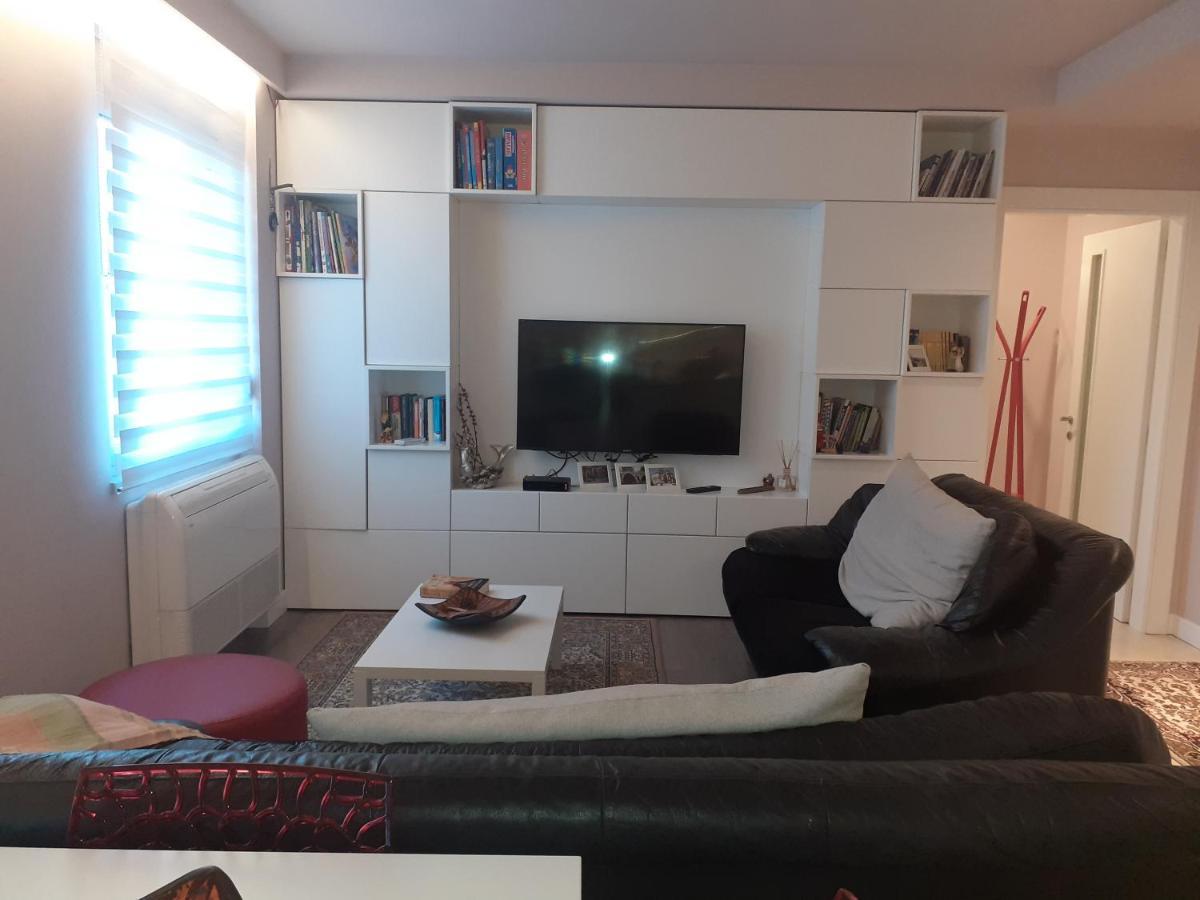 Lake View Apartment Tirana Eksteriør billede