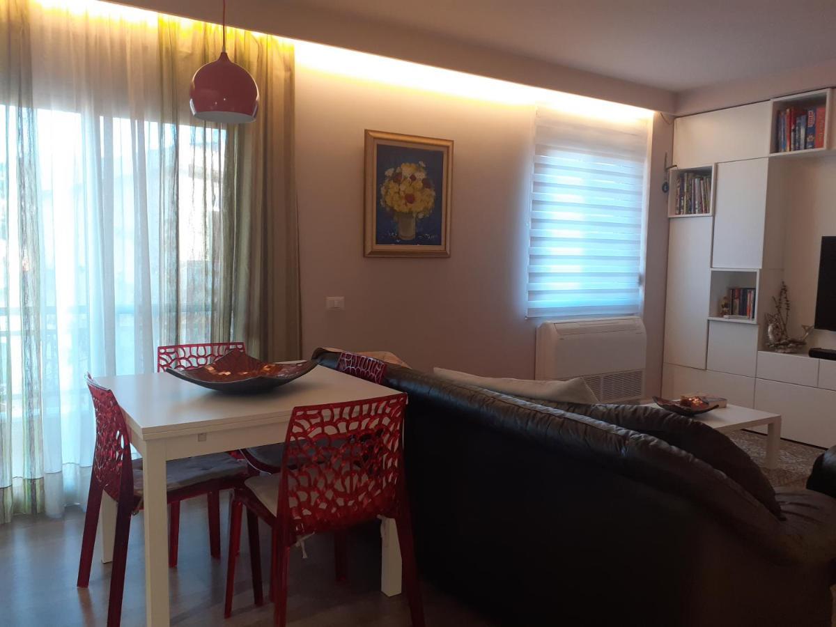 Lake View Apartment Tirana Eksteriør billede